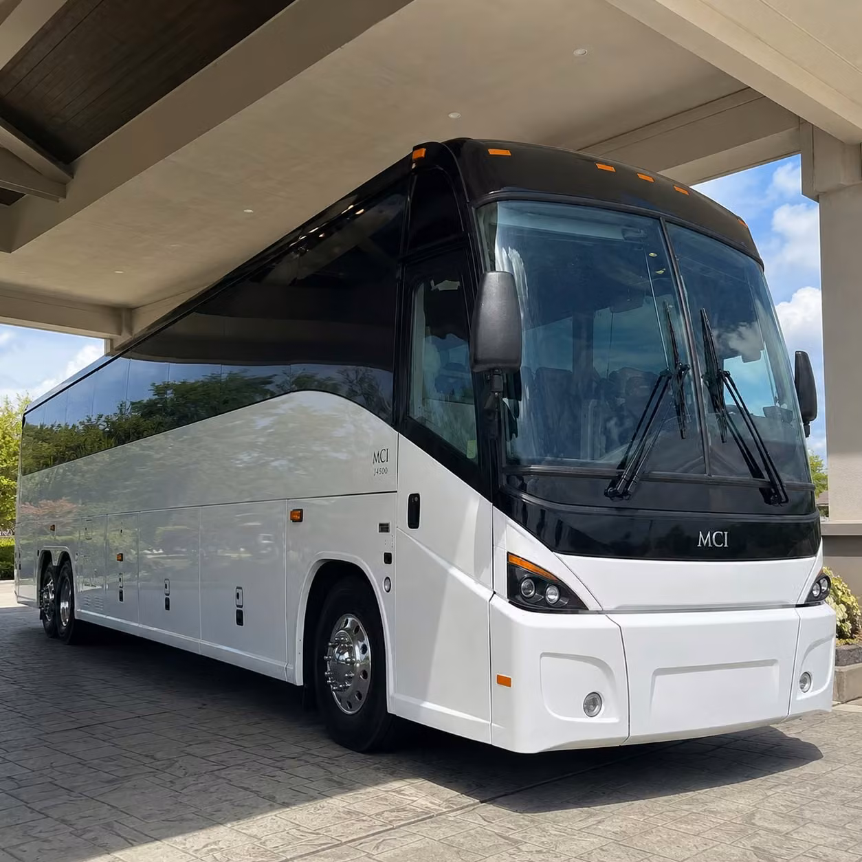 you can find and book airport transportation in miami beach and any nearby city